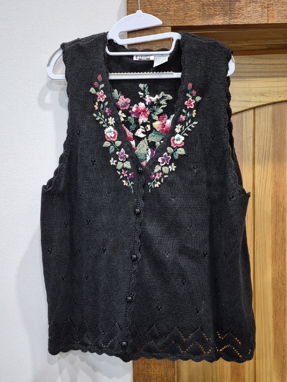 Vintage Embroidered Black Cottagecore Ramie Blend Vest Size 2X Chunky Buttons